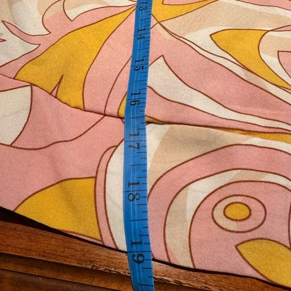 Milk and Honey Short Sleeve V Neck Blouse - Picture 6 of 7